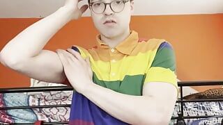 Sexy Twink Puts on Strip Show and Shows Off His Hot Body